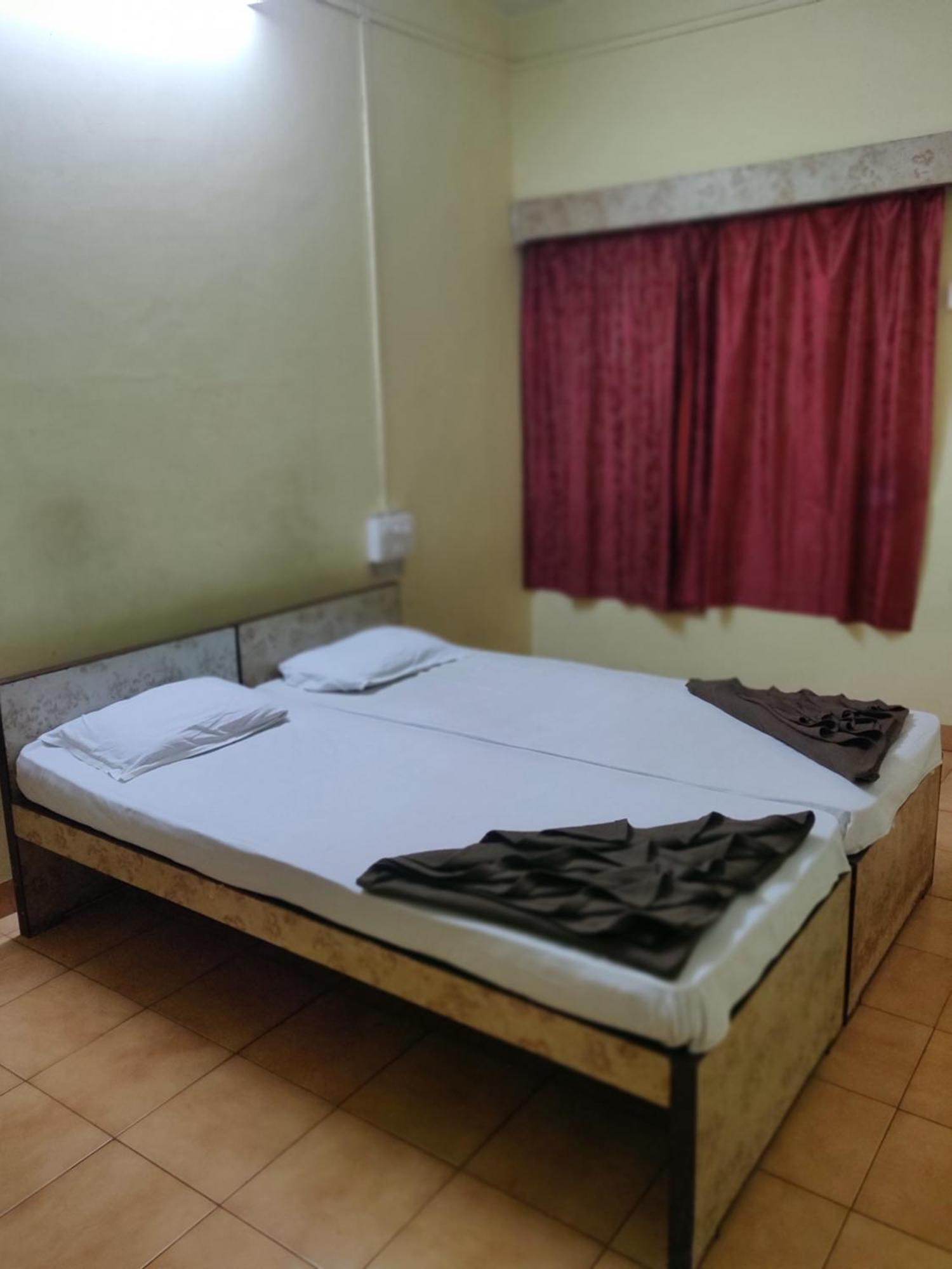 Shraddha Lodge Ratnāgiri Extérieur photo